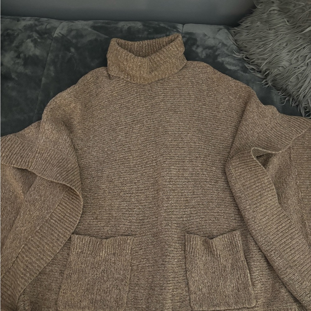 Michael Kors Cozy Brown Turtleneck Sweater poncho